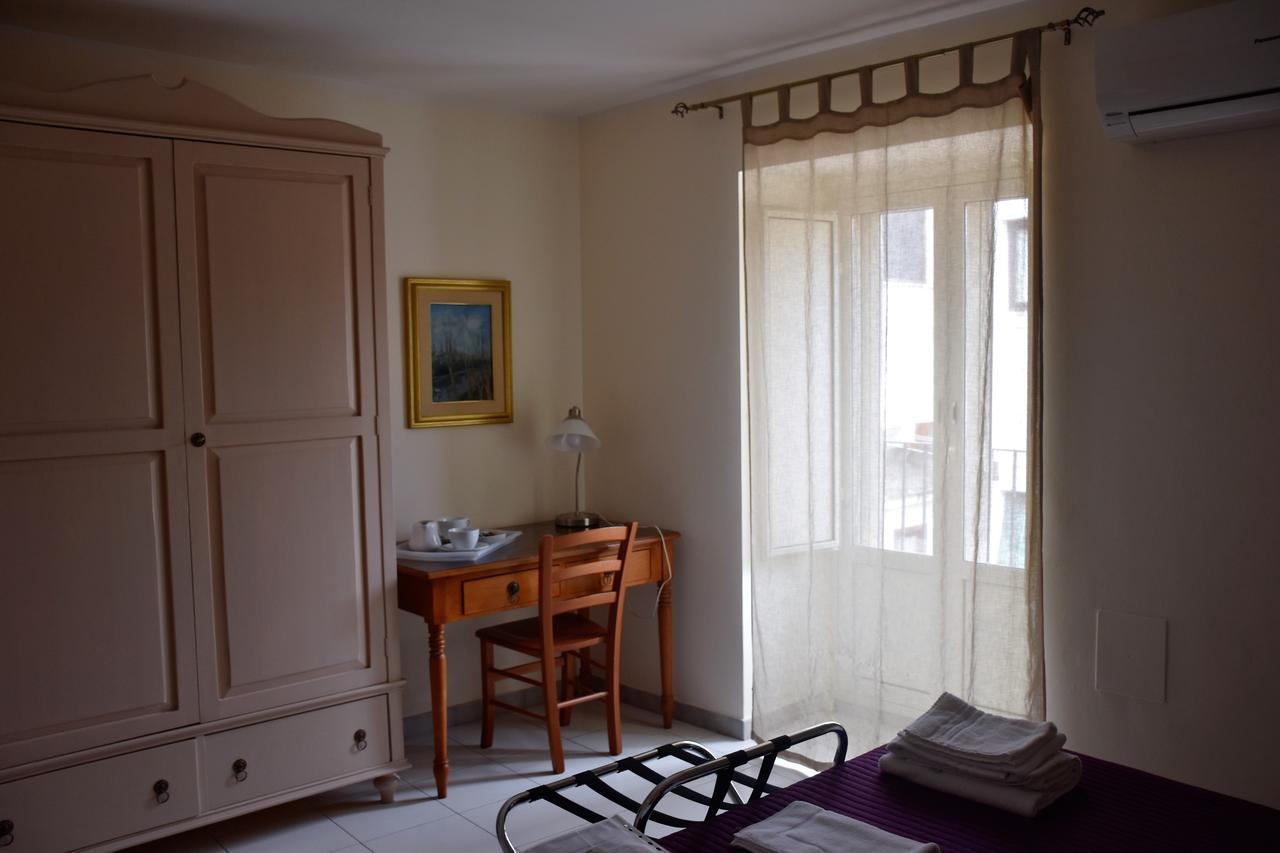 B&B Al Teatro Massimo Κατάνια Εξωτερικό φωτογραφία